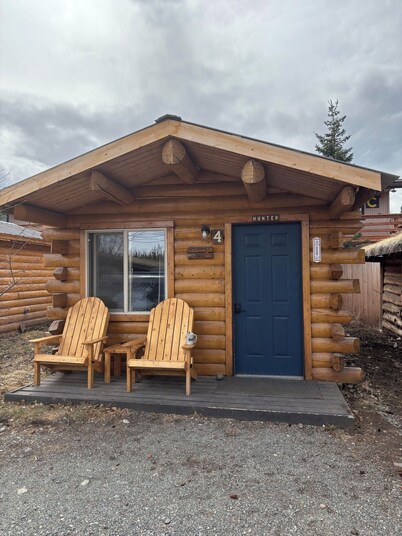 Hunter Cabin-Modern Comfort in the Last Frontier (For families or casual travelers)