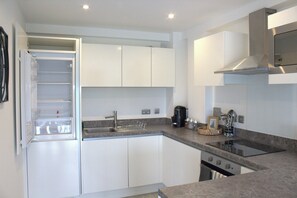 Mikrowelle, Ofen, Geschirrspüler