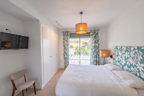 3 dormitorios, tabla de planchar con plancha, wifi gratis y ropa de cama