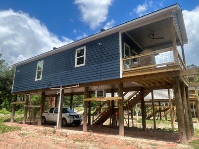 The Tickfaw - Charming 2-bedroom cottage on the Tagipahoa River in Ponchatoula