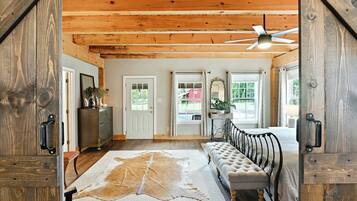 3 chambres, bureau, fer et planche Ă repasser, lit parapluie