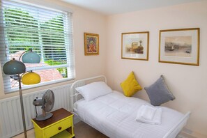 2 bedrooms, WiFi - 28 Church Ponds, Castle Hedingham (Castle Hedingham)