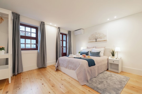 4 chambres, fer et planche à repasser, Wi-Fi gratuit, draps fournis