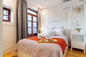 4 chambres, fer et planche à repasser, accès au Wi-Fi (inclus)