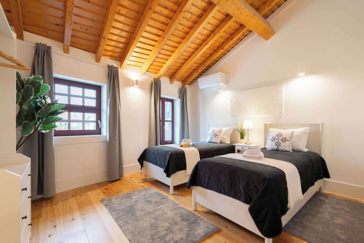 7 quartos, ferros/tábuas de passar roupa, Wi-Fi de cortesia