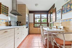 Refrigerador, microondas, horno y lavavajillas 