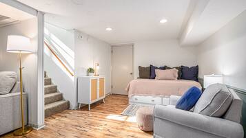 3 bedrooms, iron/ironing board, free WiFi, bed sheets