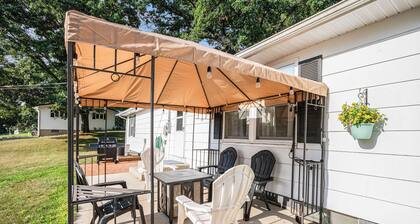 Fall Escape w/ Game Room + Firepit Table on 1 Acre