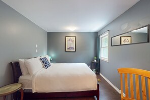 3 slaapkamers, een strijkplank/strijkijzer, internet, beddengoed