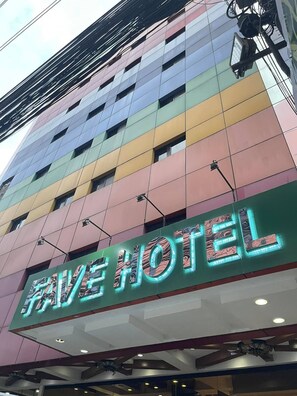 Exterior - Fave Hotel Angeles City formerly Hotel America (Angeles City)