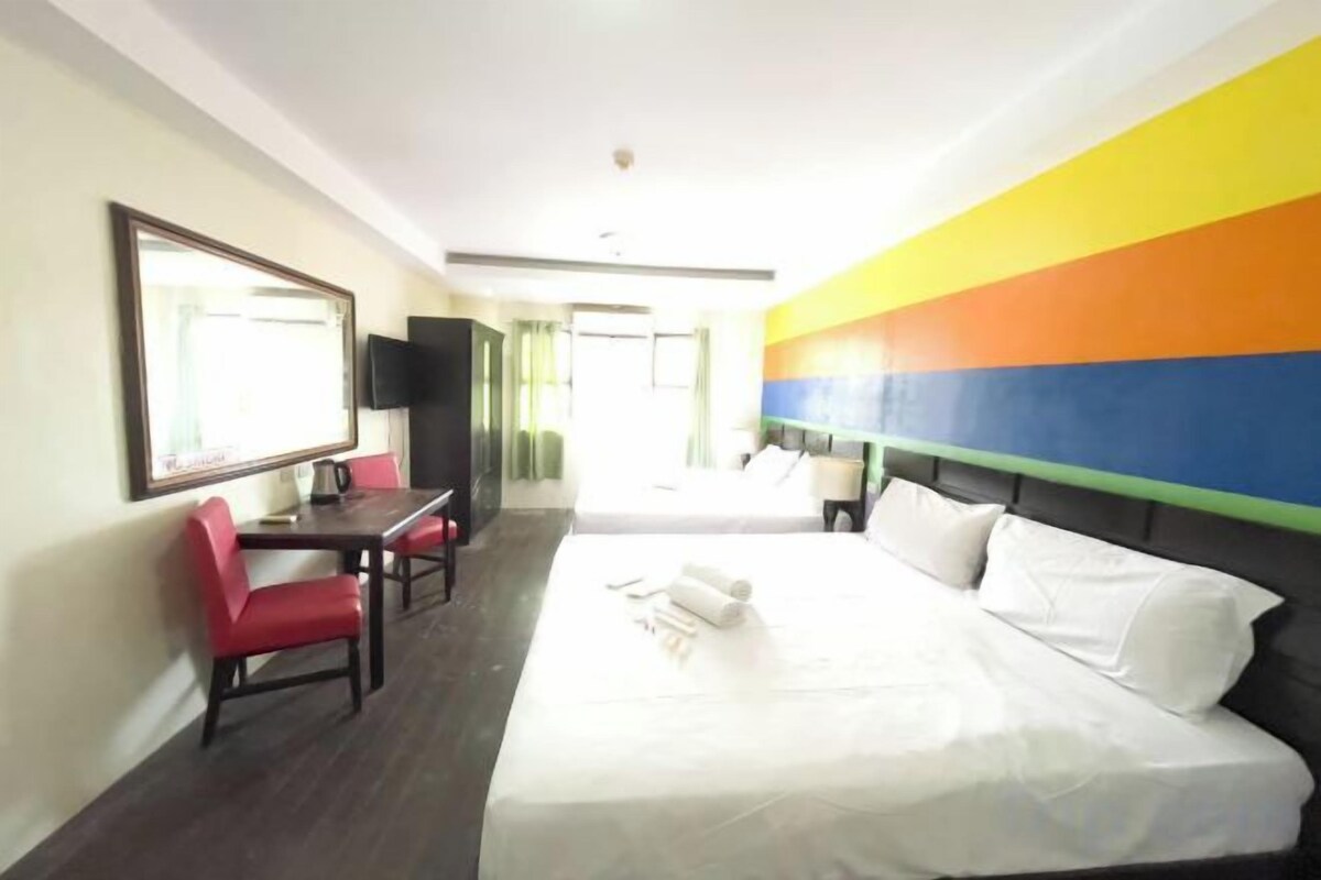 Desk, rollaway beds, bed sheets