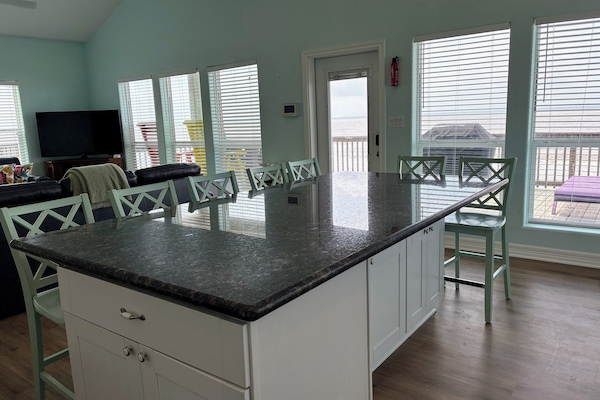 Huge island seating — ideal for family meals and game nights
