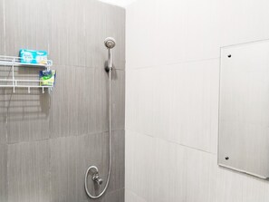 Chambre Simple Standard | Salle de bain