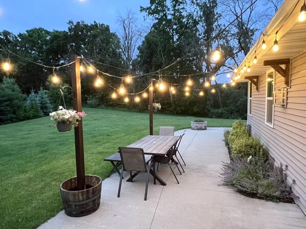 Outdoor dining
