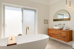 Towels, soap, shampoo, toilet paper