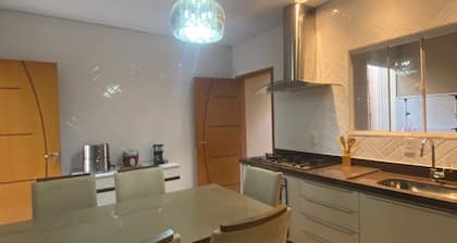 Royal Lion Bedroom 1-Private bedroom with WiFi near to the Airport in Londrina