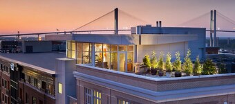 Charming 2-bedroom resort Located at Studio Ellis Square Savannah Georgia