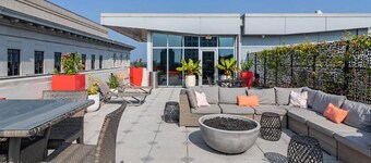 Charming 2-bedroom resort Located at Studio Ellis Square Savannah Georgia