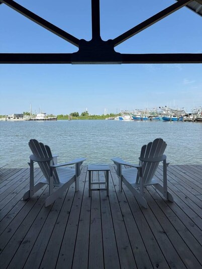 The Barbara Joan-New Houseboat