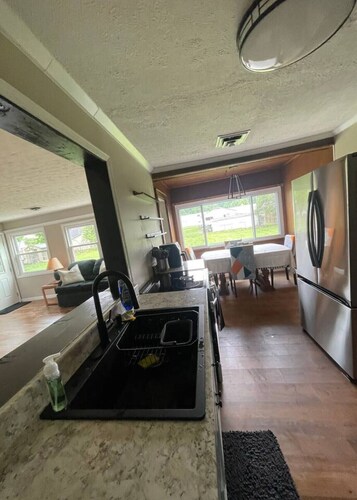 Spacious Renovated Ranch Retreat near Tackett Creek & Cumberland Gap Park, & LMU