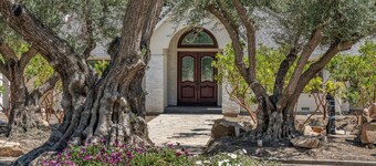 Spacious 5-bedroom house with AC, WiFi in Pleasanton's tranquil neighborhood