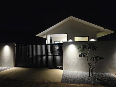 Fachada de la propiedad