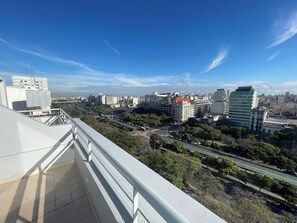 Appartement, plusieurs chambres, accessible aux personnes à mobilité réduite, fumeur | Terrasse/Patio