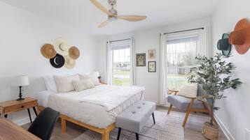 3 bedrooms, iron/ironing board, WiFi, bed sheets