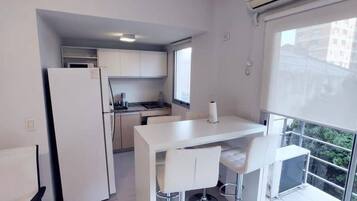 Apartment, 1 Bedroom, Accessible, Smoking | Interior