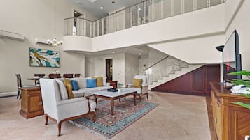 Apartamento, 3 habitaciones, vistas a la ciudad | Sala de estar