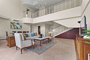 Apartment, 3 Schlafzimmer, Stadtblick | Wohnzimmer