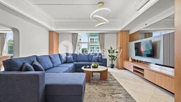 Grand Apartment, 4 Bedrooms, City View | Living area