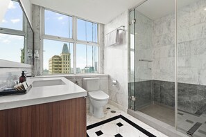 Apartment, 3 Bedrooms, City View | Bathroom | Free toiletries, hair dryer, bidet, soap - Rasamala & Cendana at Menteng by Kozystay (Jakarta)