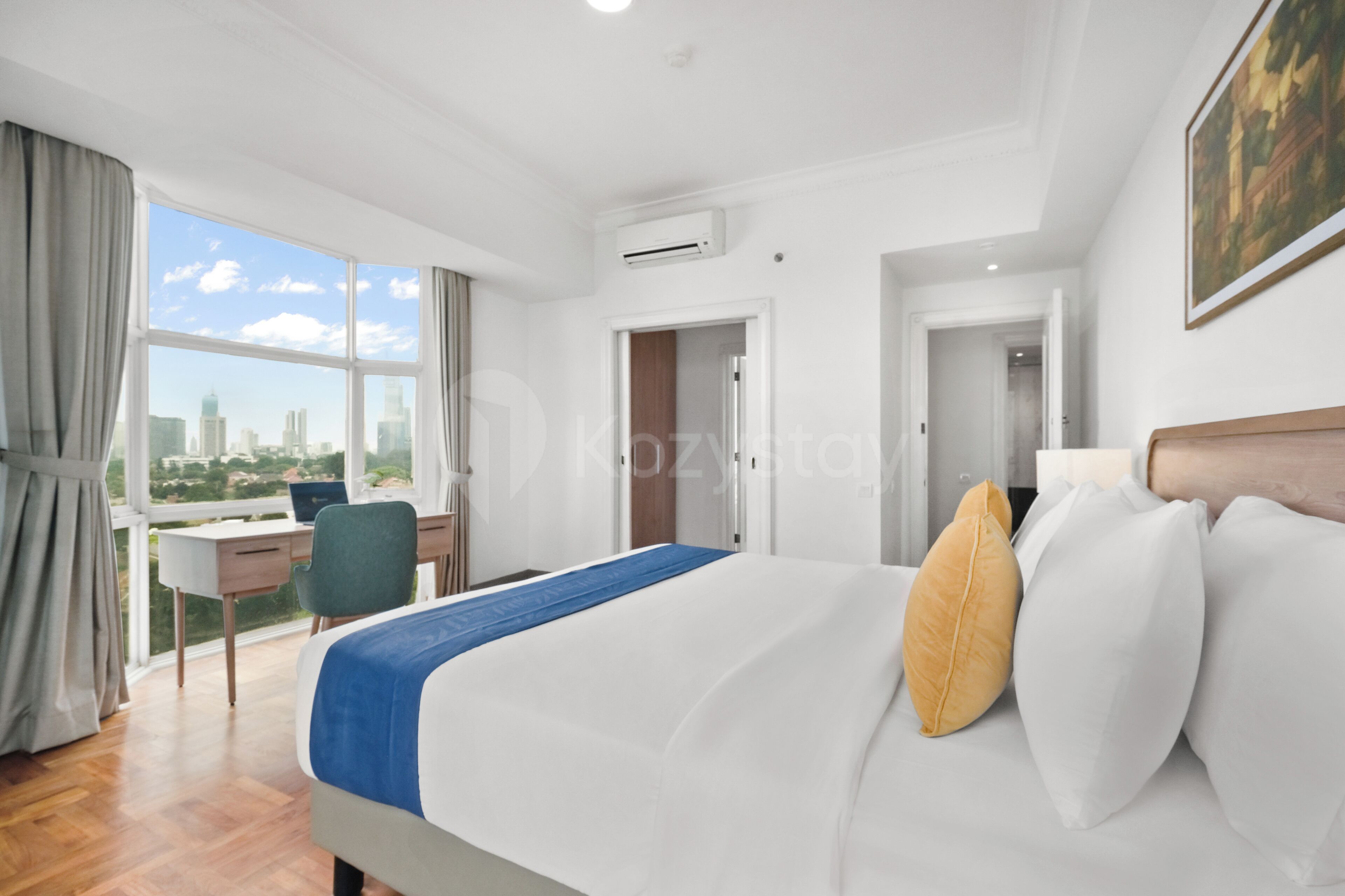 Grand Apartment, 4 Bedrooms, City View