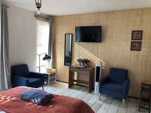 1 bedroom, iron/ironing board, WiFi, bed sheets