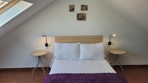 5 chambres, fer et planche à repasser, lit parapluie, Wi-Fi gratuit