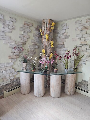 Modern 2-bedroom home with a cozy living room and fully equipped kitchen