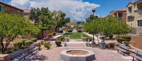 المنطقة المحيطة بالمنشأة