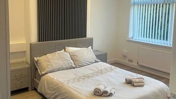 2 chambres, fer et planche Ă repasser, Wi-Fi, draps fournis