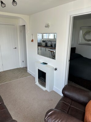 2 bedrooms, bed sheets