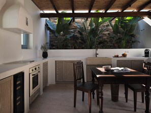 Fridge, oven, coffee/tea maker, toaster