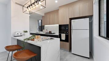 Fridge, microwave, oven, stovetop