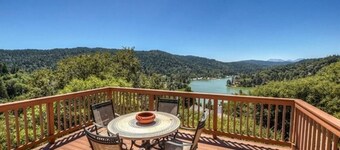 Charming Lake House Retreat with Spectacular Breathtaking Views!