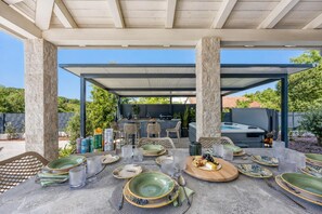 Outdoor dining - Villa Aria with heated Pool and Whirlpool, Poreč, Croatia (Poreč)