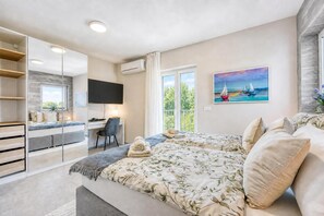 3 bedrooms, free WiFi, bed sheets