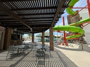 Outdoor dining - Beachfront Las Palmas D502 (Puerto Peñasco)