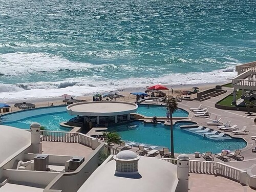 Beachfront Las Palmas D502