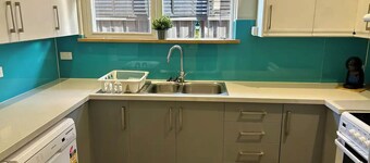 Fully furnished apartment in Hove, Stay Smart with kitchen, dining and bathroom