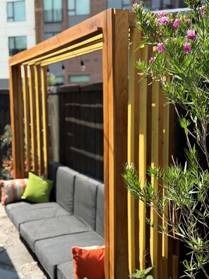 Property grounds - RiNo Retreat: Dog Friendly, Hot Tub, Designer Yard (Denver)