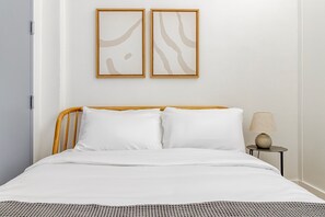 2 chambres, fer et planche à repasser, Wi-Fi, draps fournis